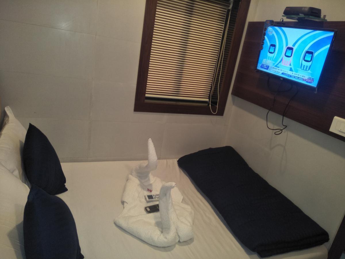 Hotel Avenue Residency Мумбаи Экстерьер фото