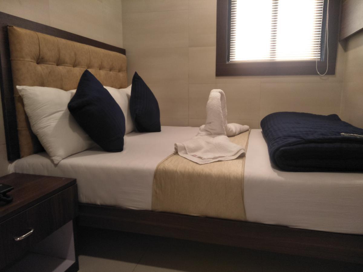 Hotel Avenue Residency Мумбаи Экстерьер фото