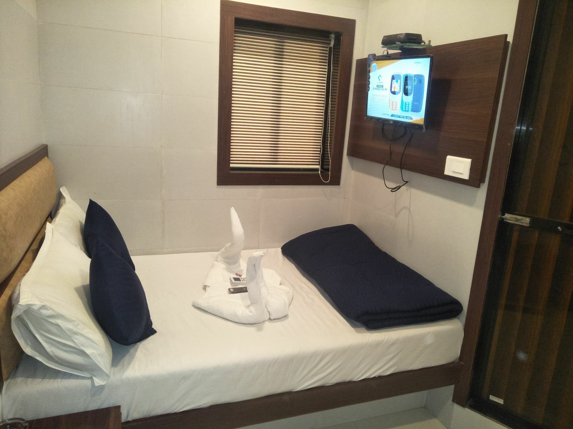 Hotel Avenue Residency Мумбаи Экстерьер фото