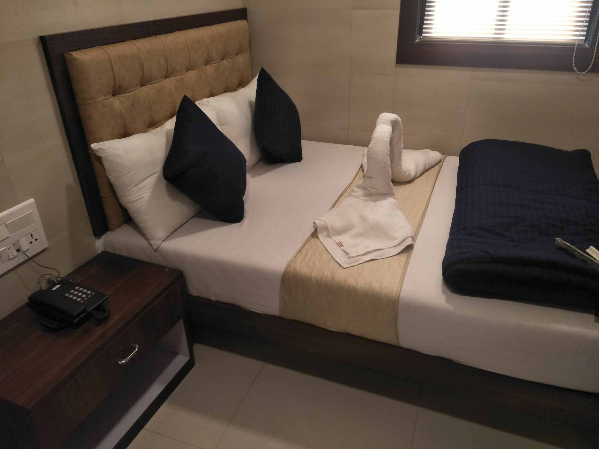 Hotel Avenue Residency Мумбаи Экстерьер фото